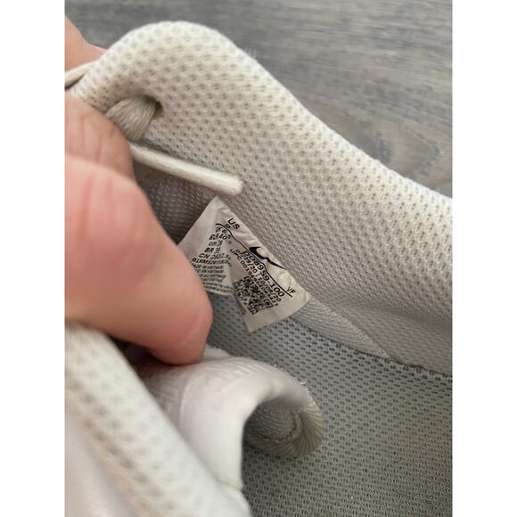 Nike Air Force 1 White Low Top Women's Size 9 Classic AF1 Sneakers DD8959-100 - Picture 5 of 6